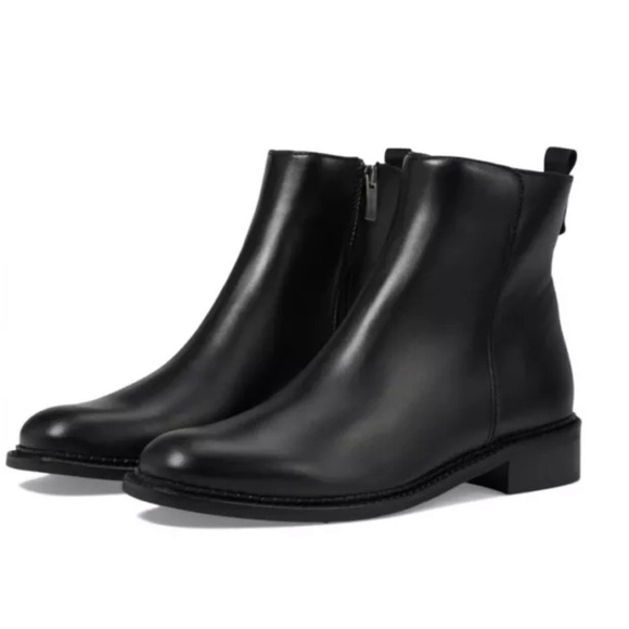 La CANADIENNE | Shoes | La Canadienne Sawyer Black Leather  display picture 1